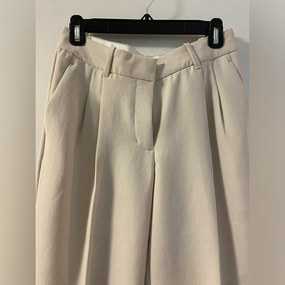 Aritzia Wilfred Effortless Pant - matte pearl, sz 4 - Picture 6 of 9